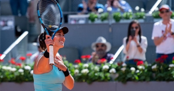 غاربين موغوروزا تعلن اعتزالها كرة المضرب