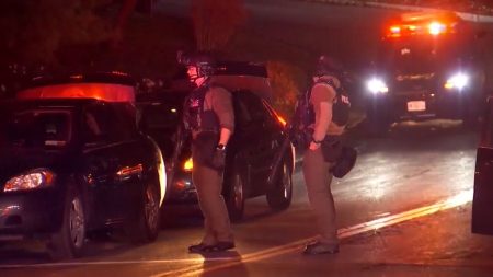 ضابط شرطة ونائب شريف يُطلقان النار عليهما حتى الموت في ولاية نيويورك الشمالية