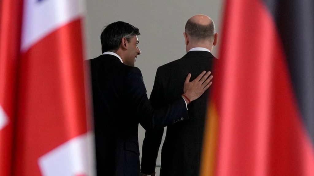 وزير المالية الألماني شولتس يحث أوروبا على القيام بالمزيد من أجل أوكرانيا مع زيادة الحكومة البريطانية للإنفاق على الدفاع