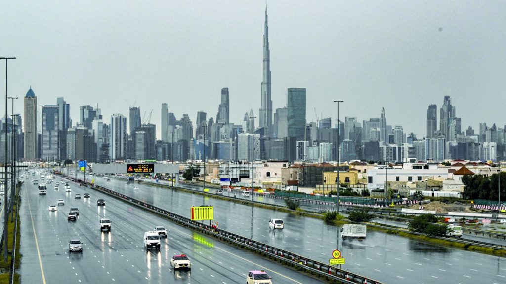 اعتباراً من “الأربعاء”..”الأرصاد”: منخفض جوي جديد مصحوب بأمطار وبرق ورعد