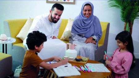 «دبي لرعاية النساء والأطفال» تطلق برنامج «الأسرة الإيجابية»