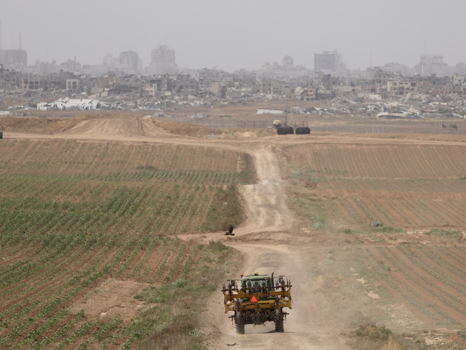 حماس تسلّم ردها بشأن الصفقة غدا وخلاف إسرائيلي بشأن اجتياح رفح