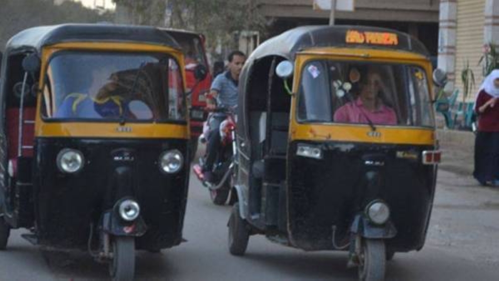 فتاة تُنهي حياة عامل بسبب «توك توك» في مصر