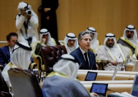 حرب غزة تهيمن على حوارات منتدى الرياض