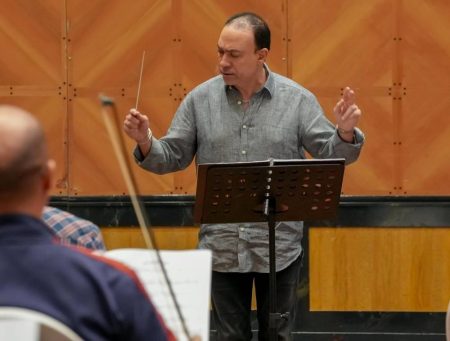 آمال ماهر تصل إلى جدة لإحياء أول حفل غنائي لها في السعودية