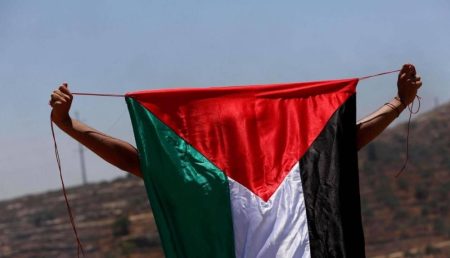 «فتح» و«حماس» تتفقان على إنهاء الانقسام والانضمام لمنظمة التحرير الفلسطينية