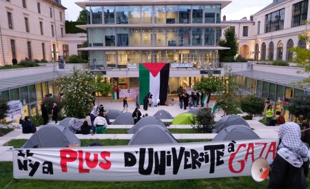 الشرطة تخلي اعتصاما جامعيا مؤيدا للفلسطينيين في باريس