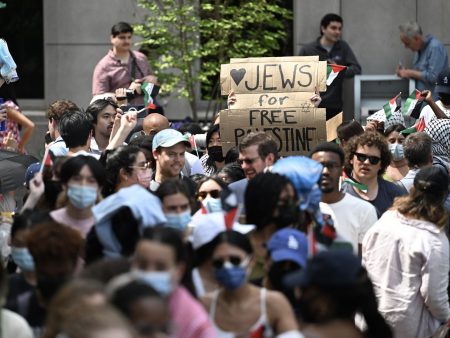 جامعة كولومبيا تصعّد ضد المحتجين وطلاب يسيطرون على مبنيين