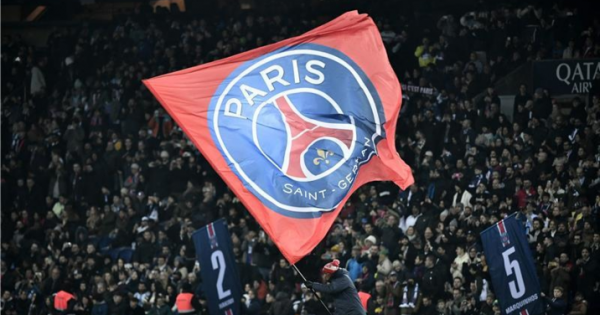 جماهير باريس تملأ شوارع برشلونة