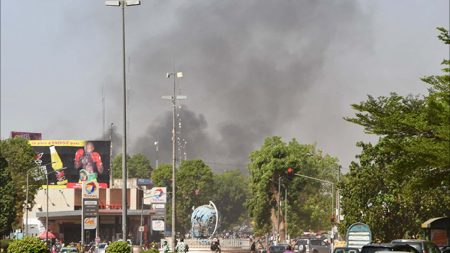 لنشرها تقريرا حقوقيا “خياليا”.. بوركينا فاسو تعلق عمل المزيد من وسائل الإعلام