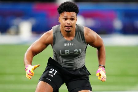 عمالقة يستخدمون الدور السادس في اختيار الدرافت لاعب خط الوسط داريوس مواسو