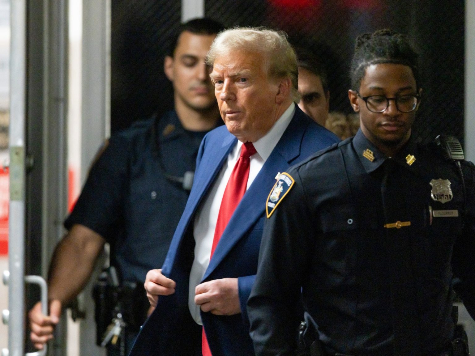 ترامب لا يستبعد حدوث أعمال عنف إذا خسر الانتخابات