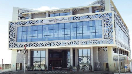 “الموارد البشرية” تدعو شركات القطاع الخاص إلى اتباع المرونة والعمل عن بعد غداً