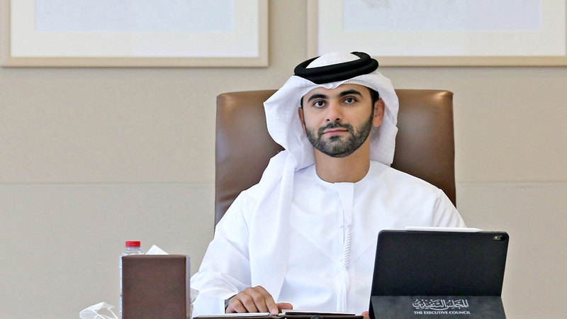 منصور بن محمد يطلع على الاستعدادات للحالة الجوية المقبلة