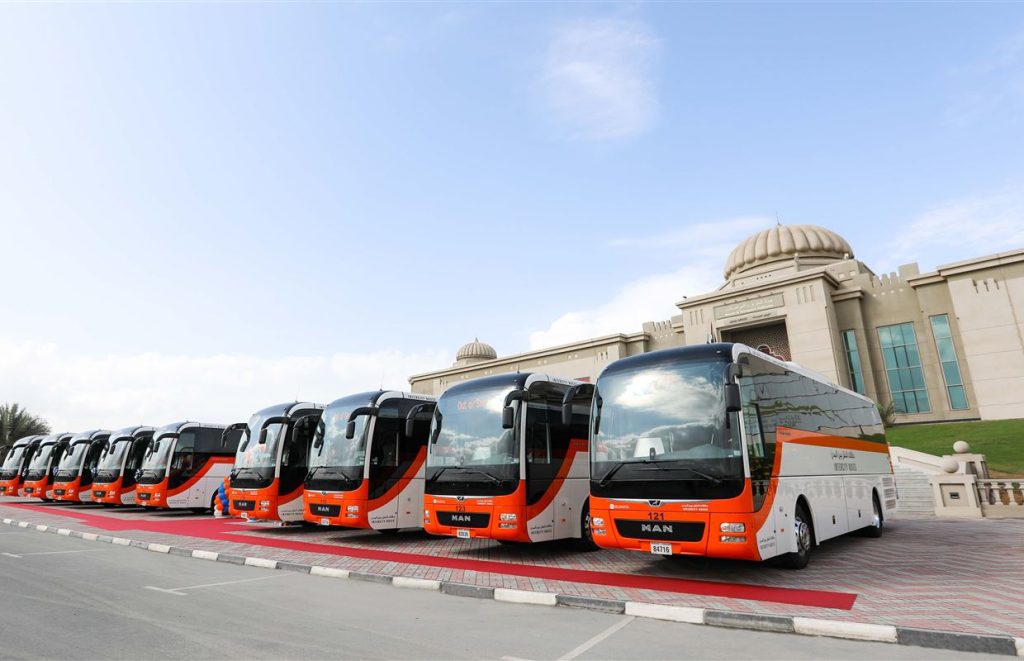 “طرق الشارقة”: تعليق خدمة حافلات النقل بين المدن مؤقتاً بسبب الأحوال الجوية