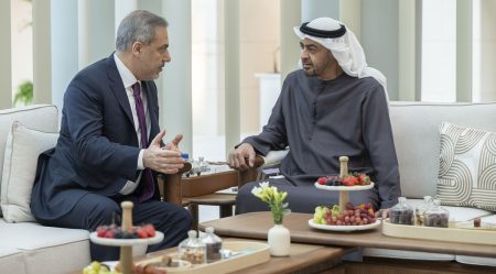 رئيس الدولة يؤكد دعم الإمارات لجهود تحقيق الأمن والاستقرار والسلام الإقليمي والدولي