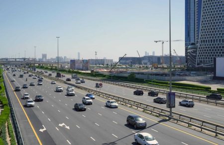 طرق دبي تنجز أعمال توسعة على موقعين في منطقة الجداف والخليج التجاري بطول 1 كم