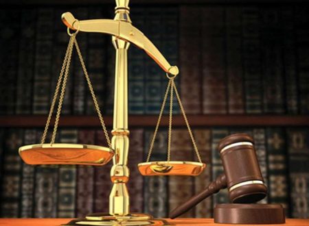 هل يمكن رفع دعوى قضائية من دون الاستعانة بمحام؟