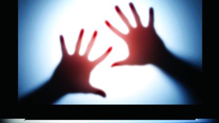 متخصصات يحذرن: «دردشة الألعاب الإلكترونية» تعرض مراهقات لمخاطر الابتزاز