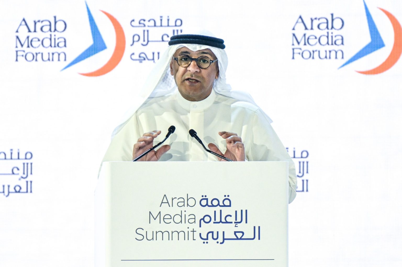 أمين عام مجلس التعاون: الإعلام الخليجي قاد المشهد الإعلامي العربي منذ انطلاق أول قناة فضائية في 1991