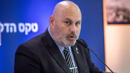 استقالة رئيس المنظومة الدعائية لإسرائيل