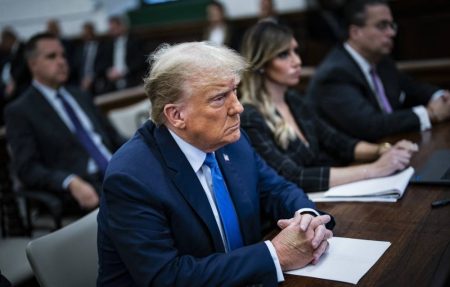 تغريم ترمب 9 آلاف دولار لإهانته المحكمة