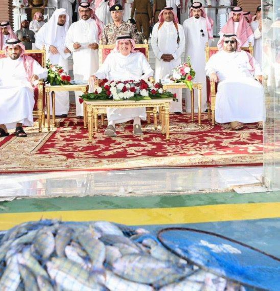 أمير جازان يطلق إشارة صيد سمك الحريد بجزيرة فرسان