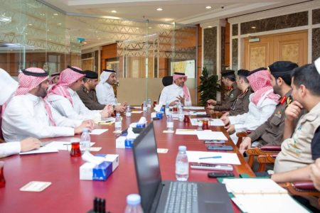 خلال اجتماع ثلاثي في عسير.. لجنة التنسيق المروري تحسّن الحركة في 7 مواقع