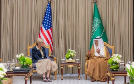 وزير الطاقة يجتمع مع نظيرته الأمريكية ويوقّعان «خارطة طريق» للتعاون في مجال الطاقة