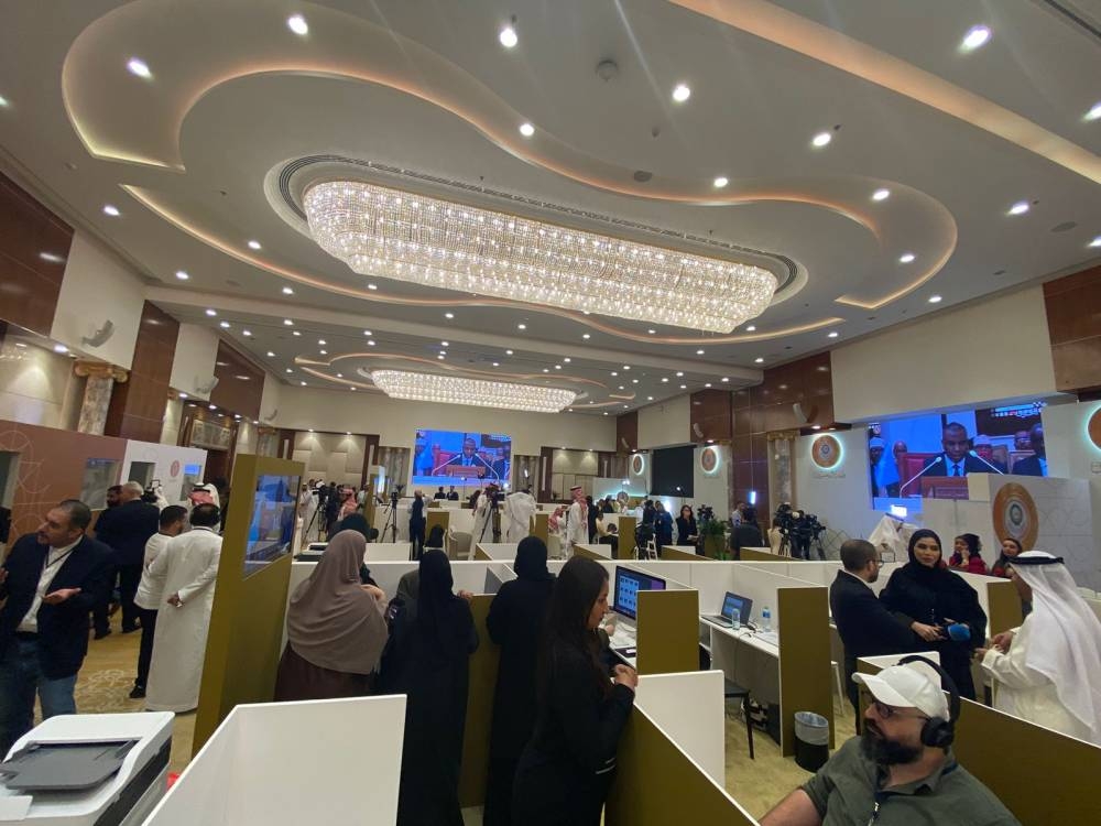 نقاشات صحفية على هامش القمة العربية