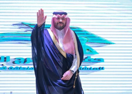 أمير الحدود الشمالية يرعى حفل تخريج 1,444 متدرباً من منشآت التدريب التقني والمهني