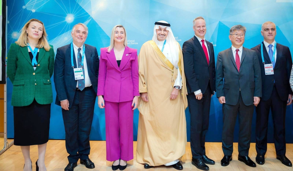 الجاسر يستعرض جهود المملكة في تعزيز استدامة البيئة