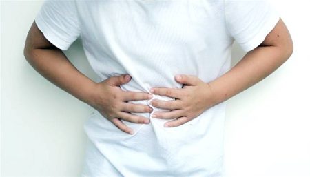 متى القلق من آلام البطن عند الطفل ؟