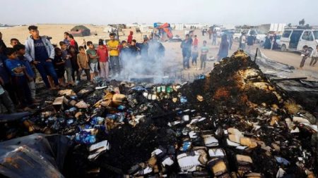 تصعيد إسرائيلي يستبق المفاوضات.. مجزرة خيام في رفح