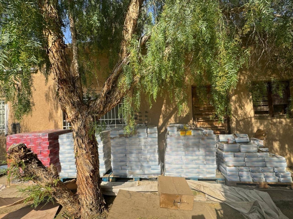 «التجارة» بعسير تضبط أكثر من 10 آلاف سلعة غذائية منتهية الصلاحية