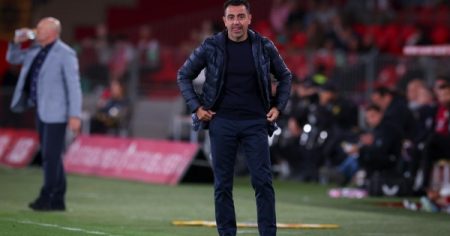 تشافي يشيد بلوبيز بعد الفوز