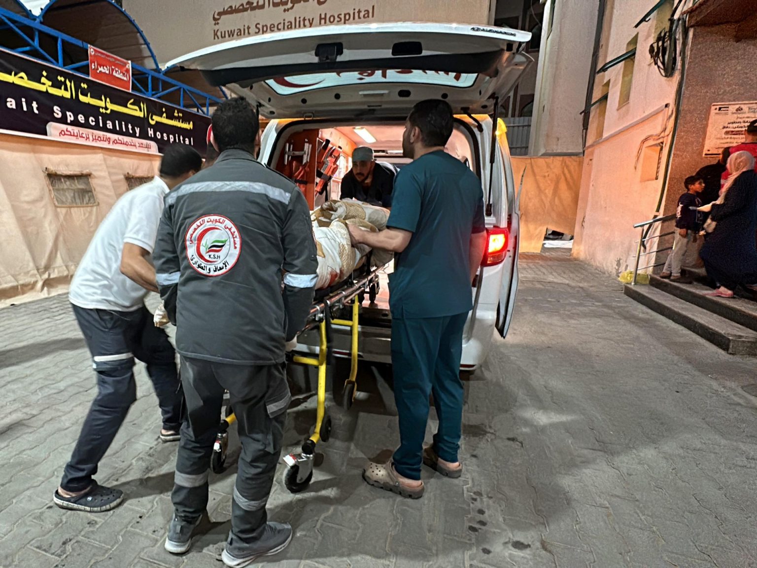 شهداء وجرحى في قصف الاحتلال لمواقع متفرقة في قطاع غزة