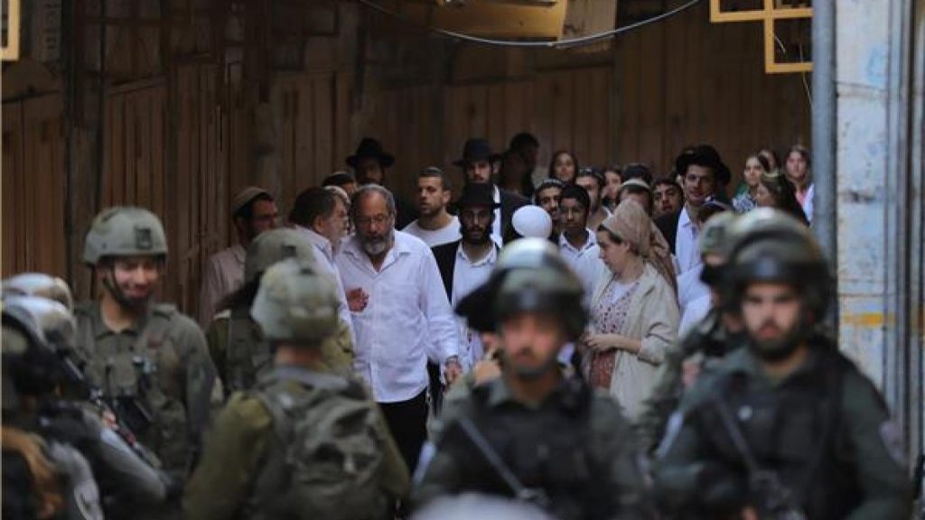 الاحتلال ينفذ اقتحامات بالضفة وإصابة فلسطينيين في هجوم مستوطنين