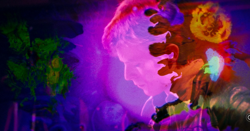 “حلم اليقظة القمري”.. حكاية أيقونة البوب البريطاني الباحث عن ذاته