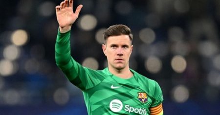 تير شتيغن سعيد بشباب فريق برشلونة