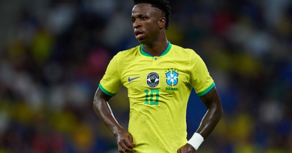 مدرب البرازيل: فينيسيوس يستحق الكرة الذهبية عن جدارة