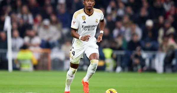 الابا خضع لعملية جديدة