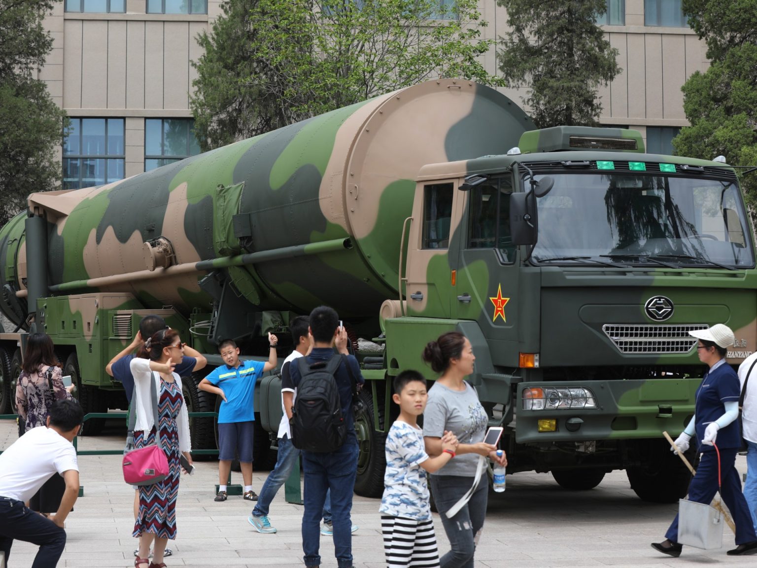 تحذير أميركي من تحكم الذكاء الاصطناعي في الأسلحة النووية