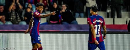 بثنائية سوسيداد.. برشلونة يصعد إلى الثاني