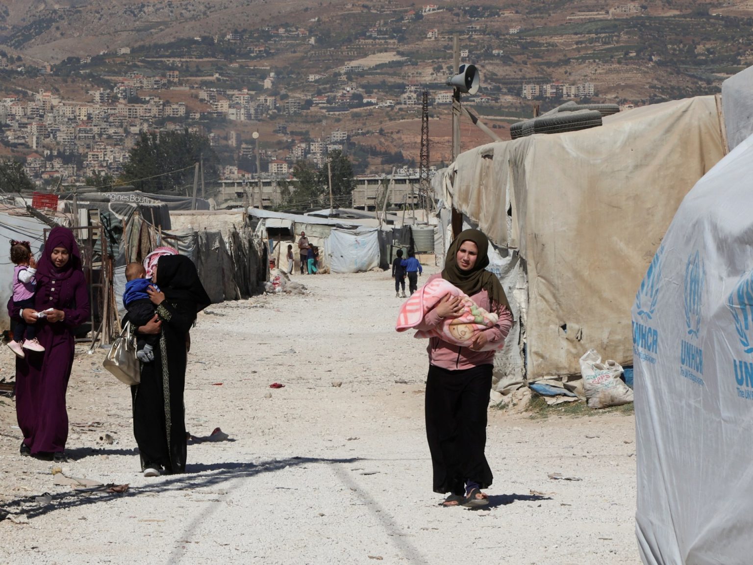 بعد القافلة الأخيرة.. أين وصل ملف اللاجئين السوريين في لبنان؟