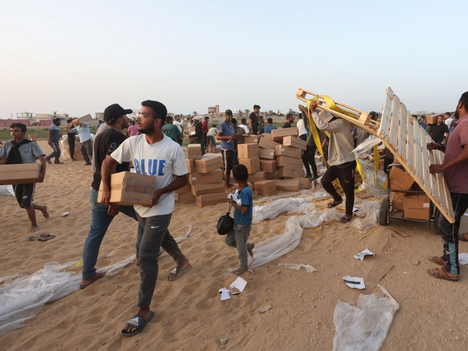 الرصيف الأميركي.. فتح وحماس تحذران منه