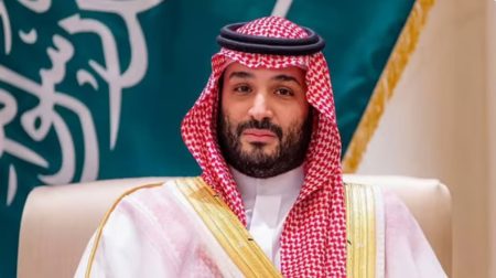 ولي العهد والرئيس الفرنسي يبحثان جهود وقف حرب غزة وإيصال المساعدات