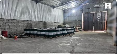 «التجارة» تضبط عمالة تغش في زيوت السيارات وتخبئها بـ «حوش أغنام»