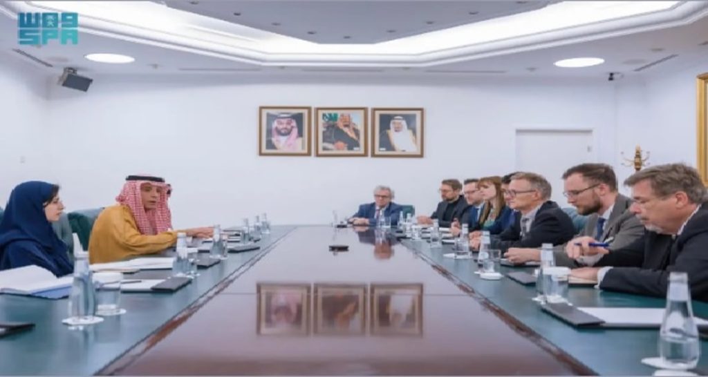 الجبير يبحث العلاقات الثنائية مع وفد من كبار الخبراء وممثلي الحكومة الألمانية