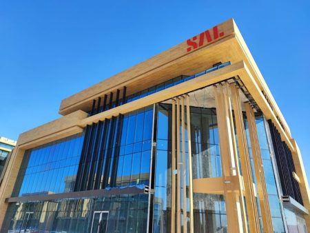 "سال" توقع اتفاقية ملزمة لإيجار وتطوير مرافق بقرية الشحن في مطار الملك خالد الدولي بـ458 مليون ريال